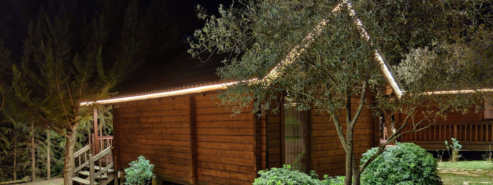 Hotel Olympos Village jest położony w środku piniowo-sosnowego lasu